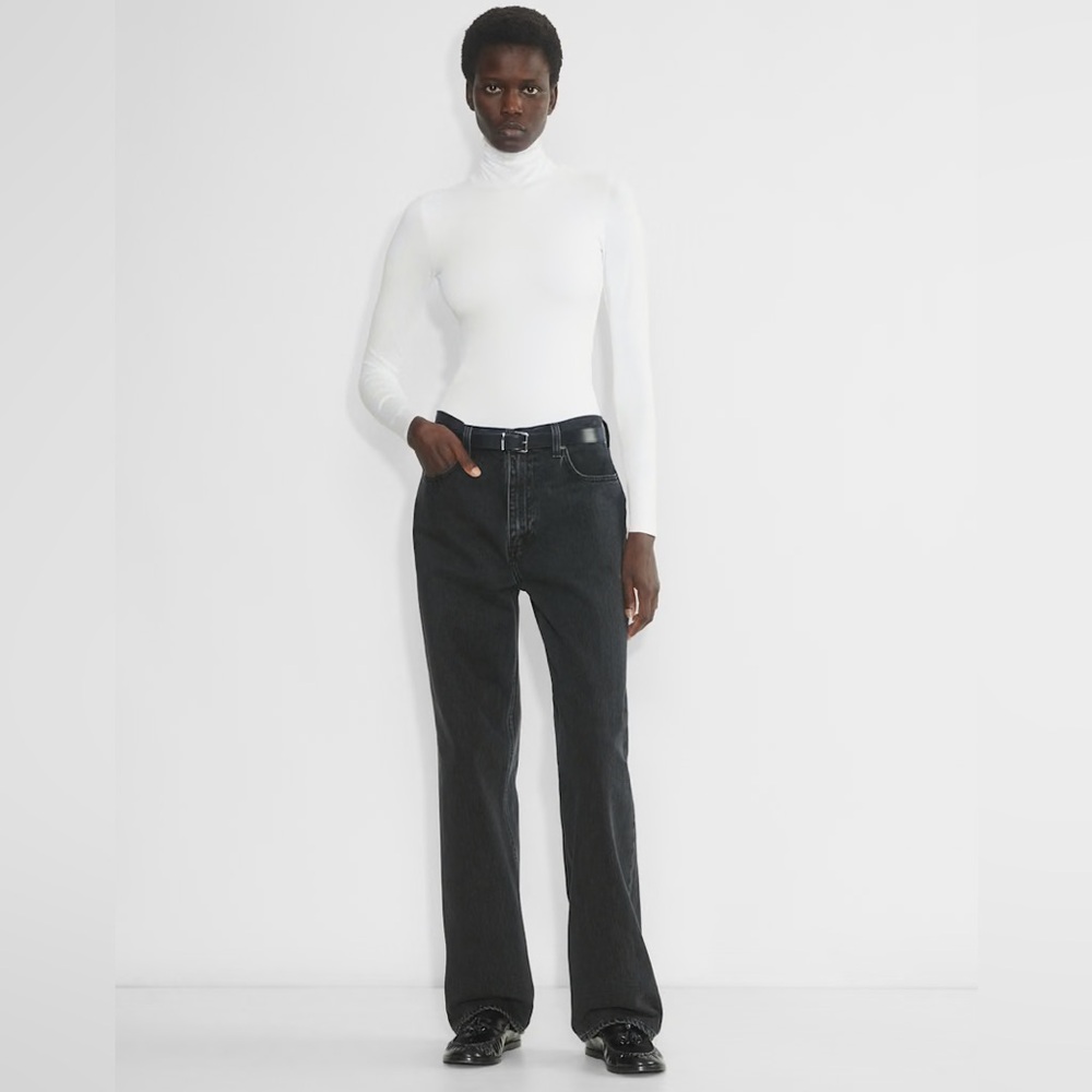 Aritzia Original Contour Turtleneck Bodysuit
Second-skin Long Sleeve NWT WHITE